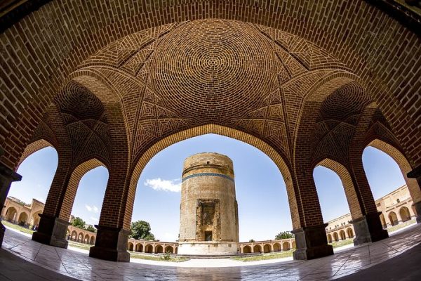 آغاز ساماندهی حریم ارتفاعی بقعه شیخ حیدر مشگین‌شهر