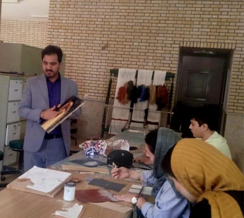 آموزش صنایع‌دستی زمینه‌ساز اشتغال و حفظ هنرهای بومی است
