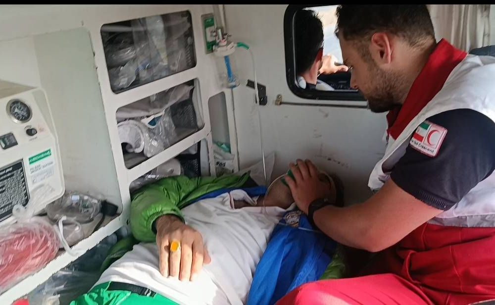 نجات کوهنورد ۴۲ ساله با عارضه قلبی در ارتفاعات سبلان