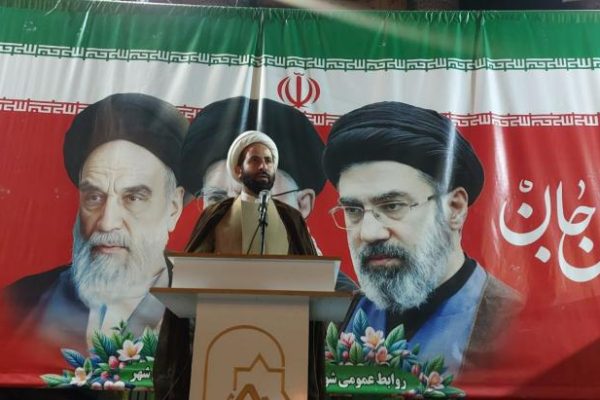دشمن با ایجاد شکاف اجتماعی و جنگ اقتصادی به دنبال ضربه‌زدن به کشور است
