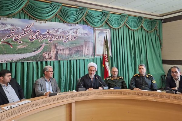 برخورد مناسب با ارباب‌ رجوع مطالبه جدی مدیریت شهرستان است